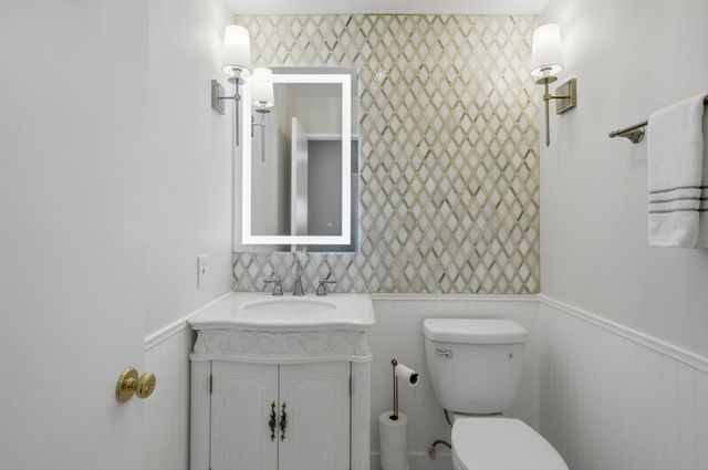 157 Desert Falls Drive E, Palm Desert, CA 92211