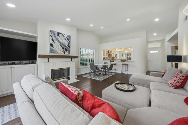 157 Desert Falls Drive E, Palm Desert, CA 92211