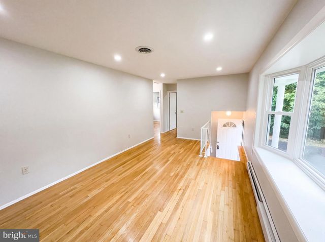 3802 FORESTDALE AVE, Woodbridge, VA 22193