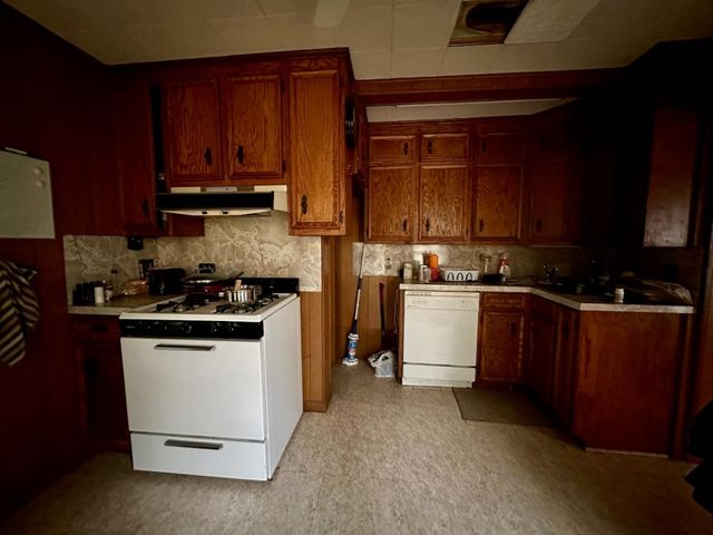 1402 W 6th Ave, El Dorado, KS 67042