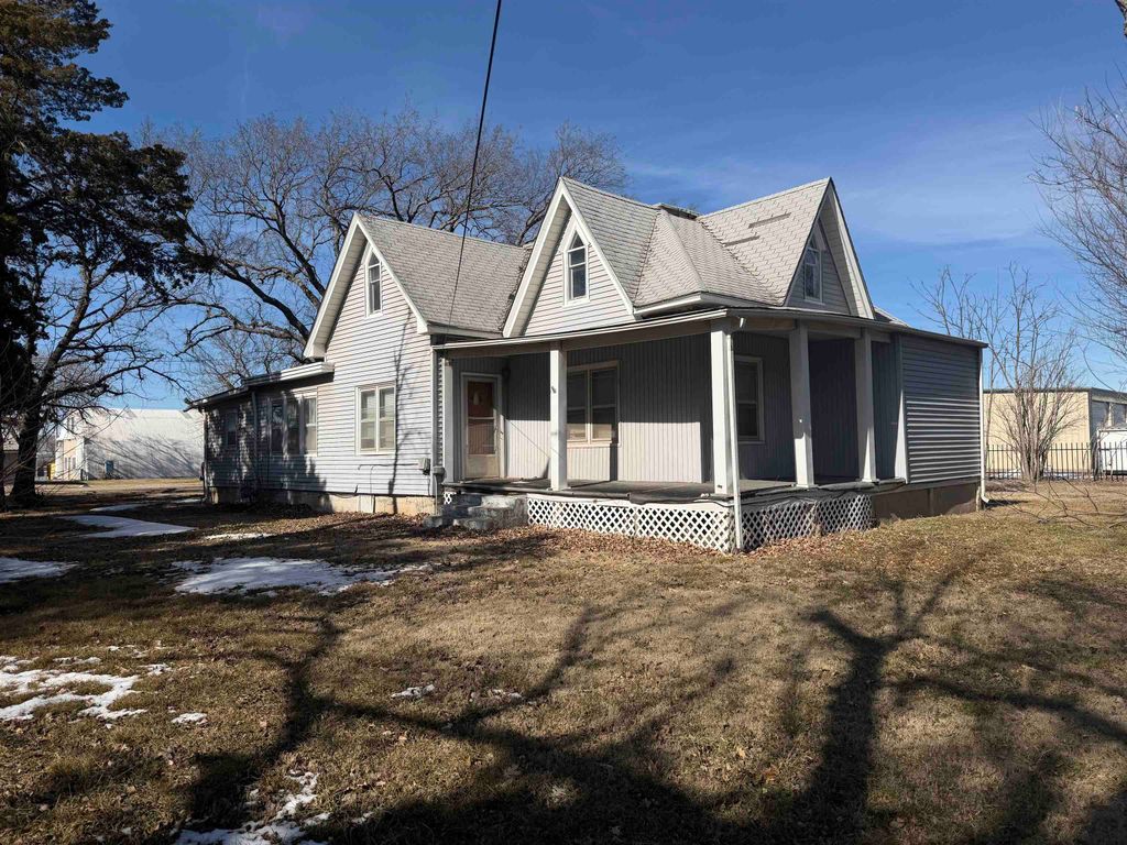 1402 W 6th Ave, El Dorado, KS 67042