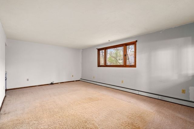 9 Scenic Ave, Webster, MA 01570