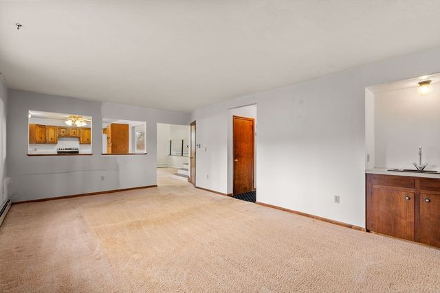 9 Scenic Ave, Webster, MA 01570