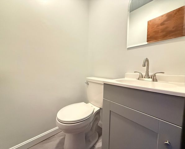 9 Scenic Ave, Webster, MA 01570