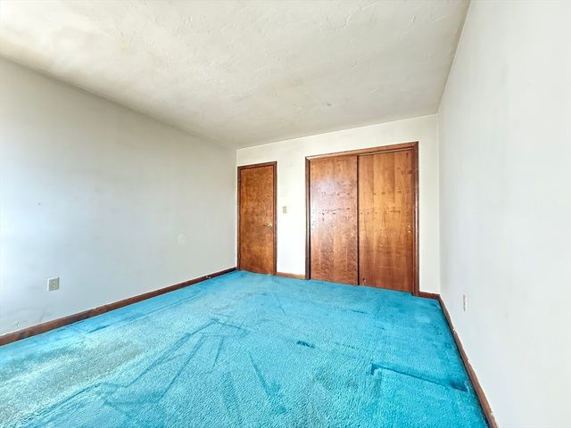 9 Scenic Ave, Webster, MA 01570