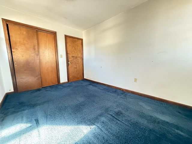 9 Scenic Ave, Webster, MA 01570