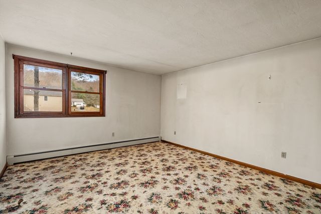 9 Scenic Ave, Webster, MA 01570