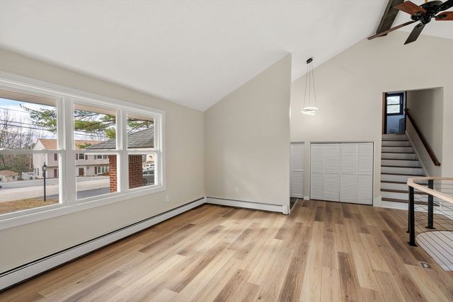 9 Scenic Ave, Webster, MA 01570