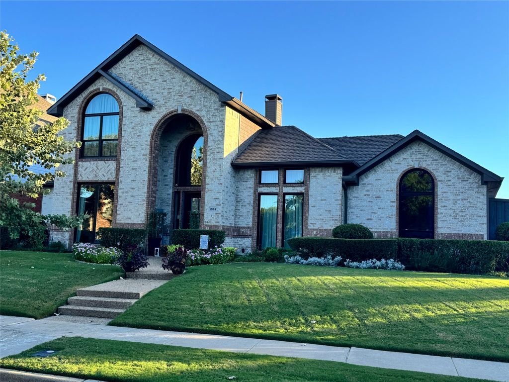 1902 Spring Meadow Lane, Richardson, TX 75081