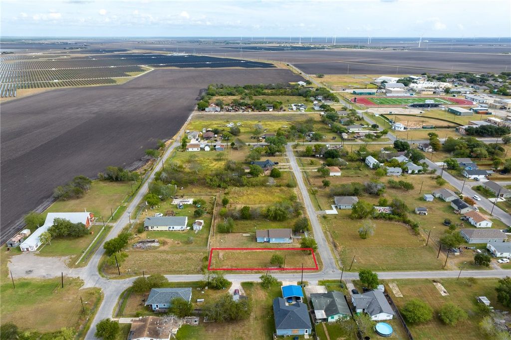 603 Porter St, Taft, TX 78390 — photo 2