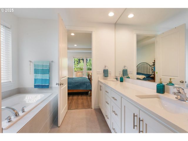 17753 Sw LOCKWOOD Ct, Sherwood, OR 97140