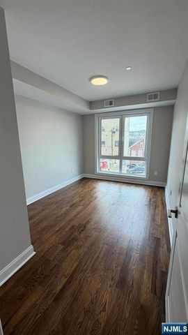 587 River Street 512, Paterson, NJ 07524