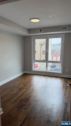 587 River Street 512, Paterson, NJ 07524