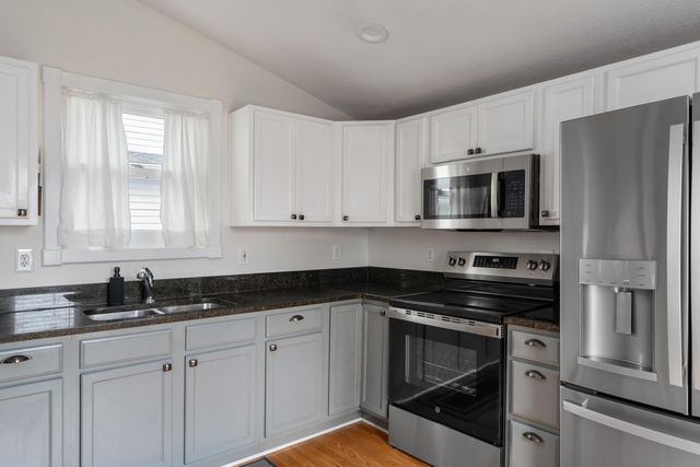242 E 4th Avenue, Columbus, OH 43201