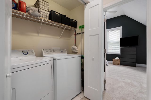 242 E 4th Avenue, Columbus, OH 43201