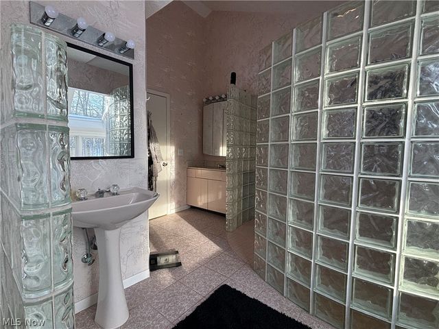 10765 Bell Road, Newbury, OH 44065
