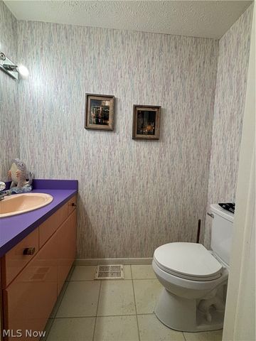 10765 Bell Road, Newbury, OH 44065