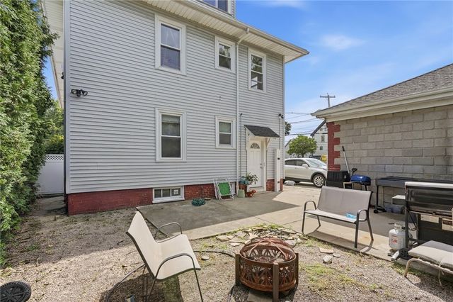 981 Smith Street, Providence, RI 02908