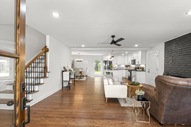 2210 Garners Creek Rd, Dickson, TN 37055
