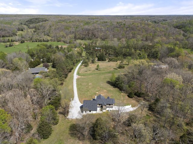 2210 Garners Creek Rd, Dickson, TN 37055