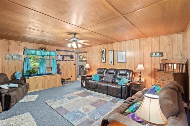 143 Mohegan Trail, Mocksville, NC 27028