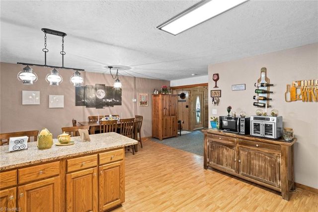 143 Mohegan Trail, Mocksville, NC 27028
