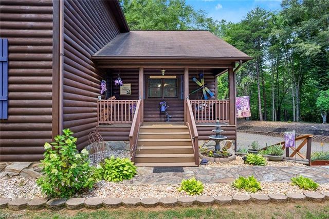 143 Mohegan Trail, Mocksville, NC 27028