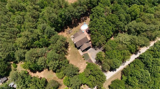 143 Mohegan Trail, Mocksville, NC 27028