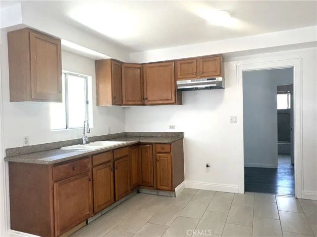 11022 Doty, Inglewood, CA 90303