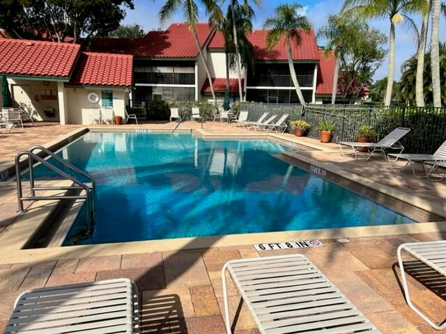 25 Lexington Lane W E, Palm Beach Gardens, FL 33418