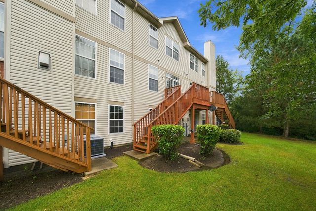 512 N Fox Trail, Round Lake, IL 60073