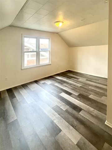 2217 3rd Street, Trenton, MI 48183