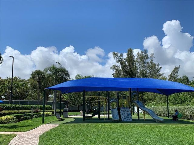 1115 Linden St, Hollywood, FL 33019