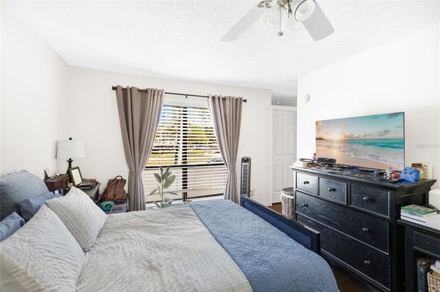 4001 BENEVA ROAD 305, Sarasota, FL 34233