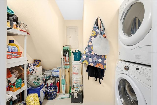 4001 BENEVA ROAD 305, Sarasota, FL 34233