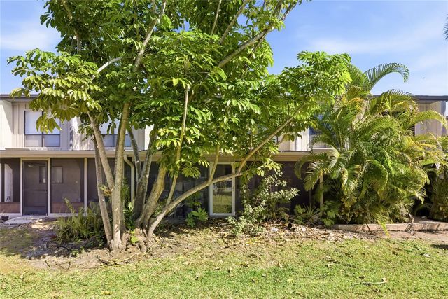 4001 BENEVA ROAD 305, Sarasota, FL 34233