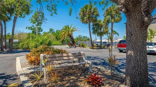 4001 BENEVA ROAD 305, Sarasota, FL 34233