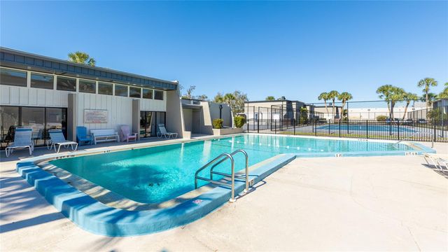 4001 BENEVA ROAD 305, Sarasota, FL 34233