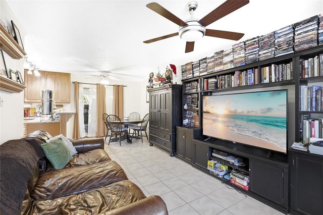 4001 BENEVA ROAD 305, Sarasota, FL 34233