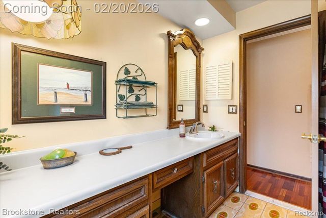 15303 Lincolnshire Lane, Fraser, MI 48026