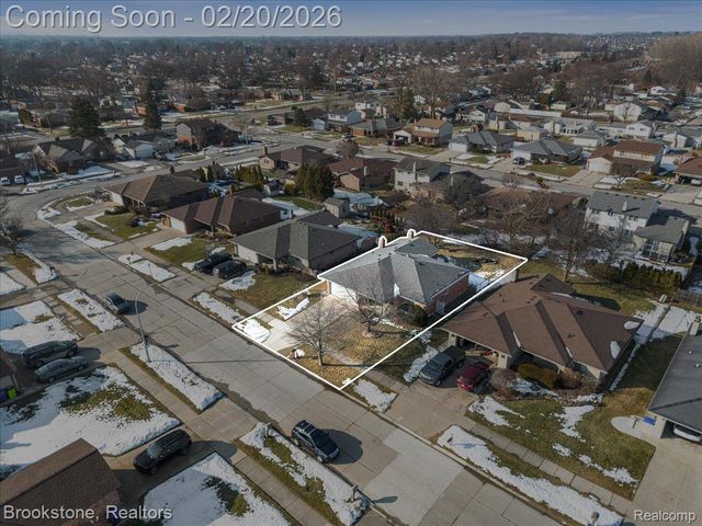 15303 Lincolnshire Lane, Fraser, MI 48026