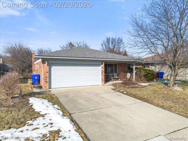 15303 Lincolnshire Lane, Fraser, MI 48026