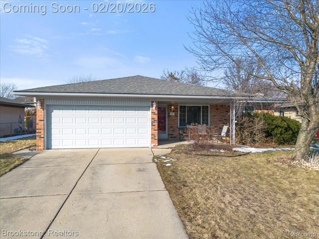 15303 Lincolnshire Lane, Fraser, MI 48026