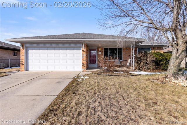 15303 Lincolnshire Lane, Fraser, MI 48026