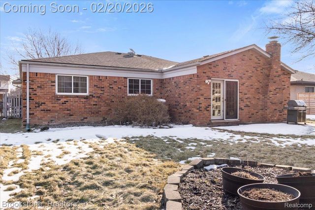 15303 Lincolnshire Lane, Fraser, MI 48026