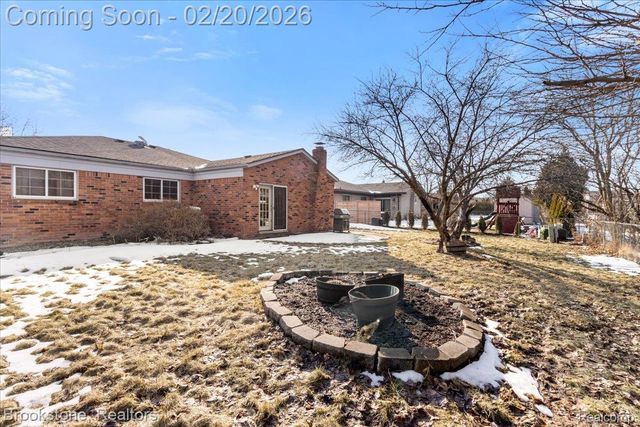 15303 Lincolnshire Lane, Fraser, MI 48026