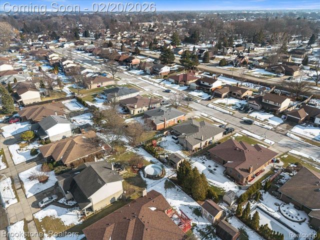 15303 Lincolnshire Lane, Fraser, MI 48026