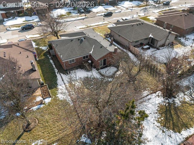 15303 Lincolnshire Lane, Fraser, MI 48026