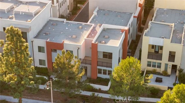 284 Harringay, Irvine, CA 92618