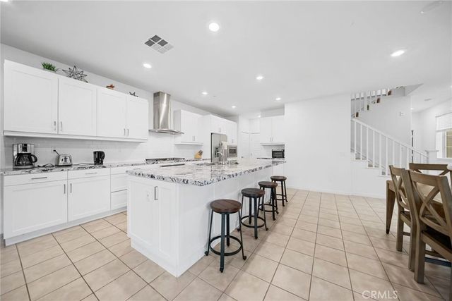 284 Harringay, Irvine, CA 92618